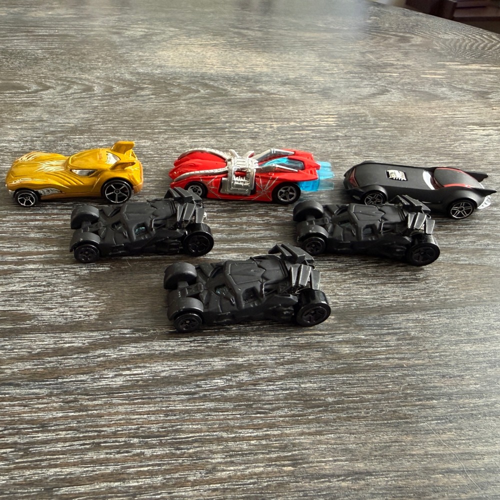 Hot Wheels Batman Batmobile Lot 6 Cars Howlin Heat Arachno‎ Rod Diecast Toy